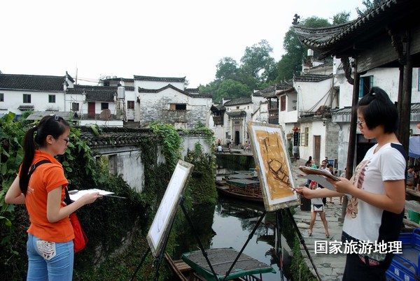 　　9月13日，座落在婺源縣秋口鎮(zhèn)李坑村“小橋、流水、人家”創(chuàng)作寫生基地的李坑章文灑店農(nóng)家樂(lè)。